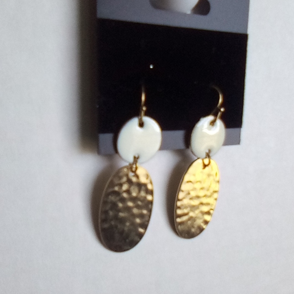 Earrings - Picture 4 of 4